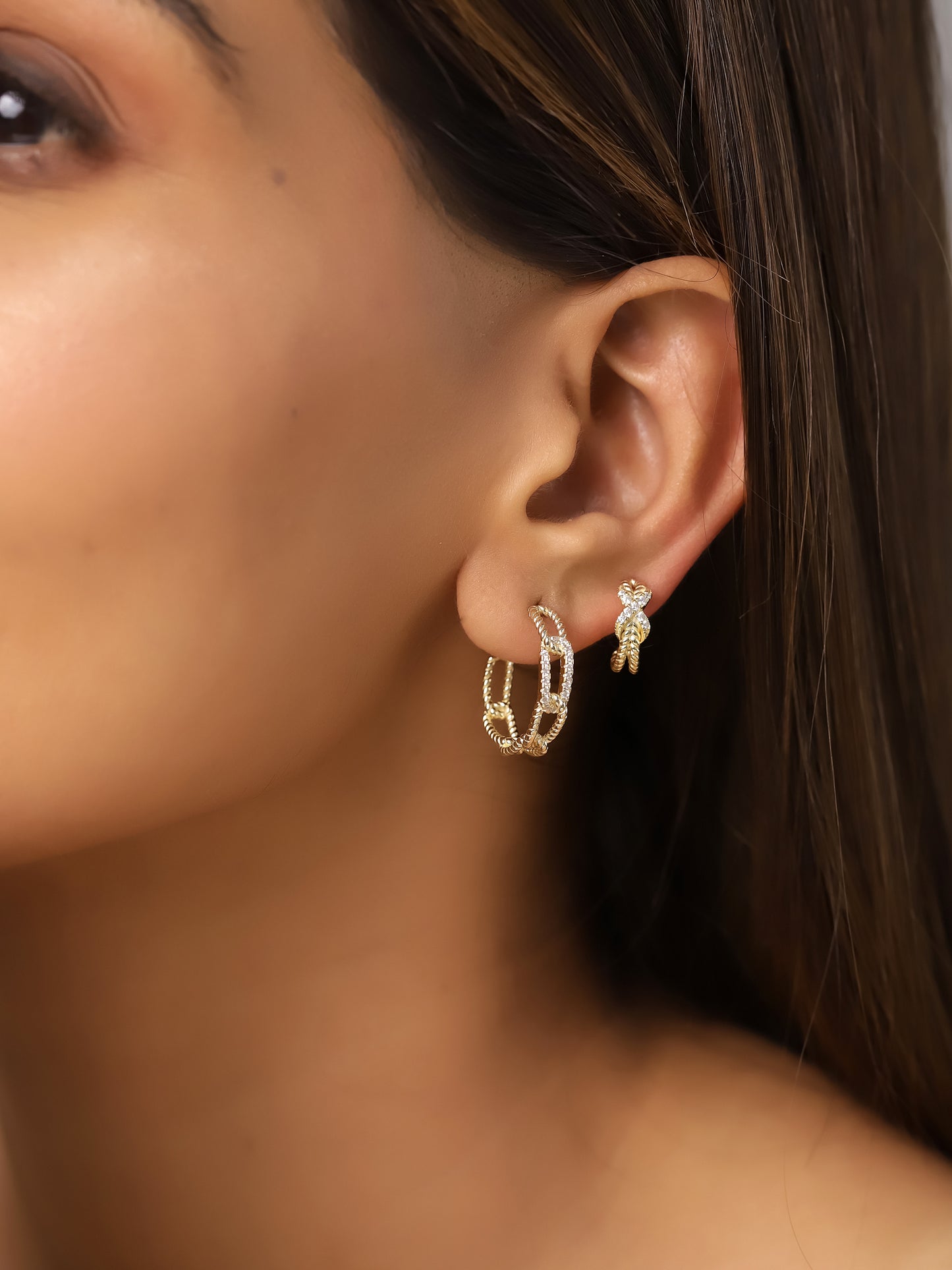Pendientes aro nudo cruzado