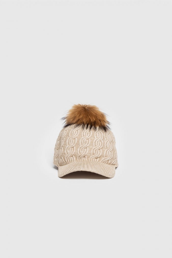 Gorra trenzado Ochos pompon beige