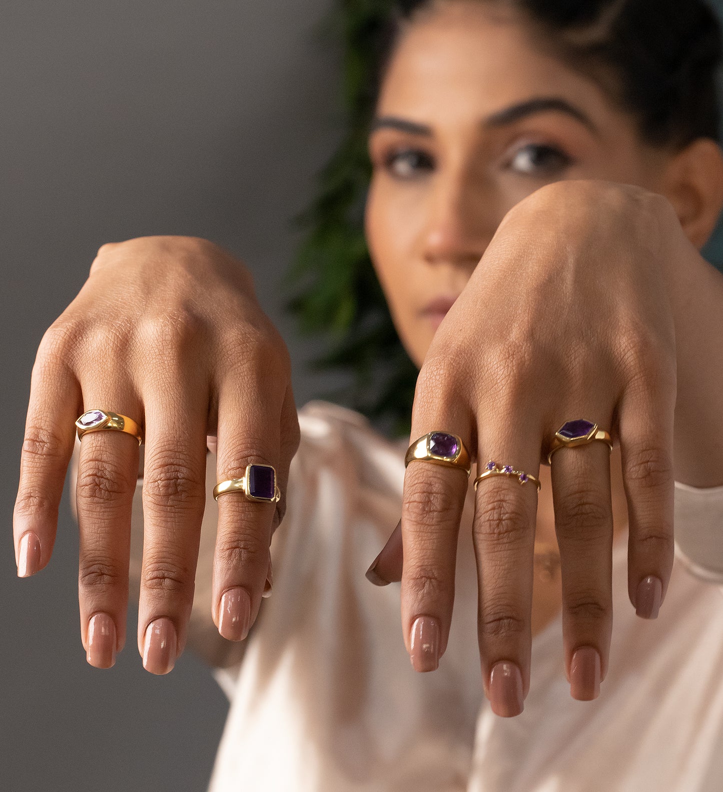 Anillo cuadrado mineral (elige color)