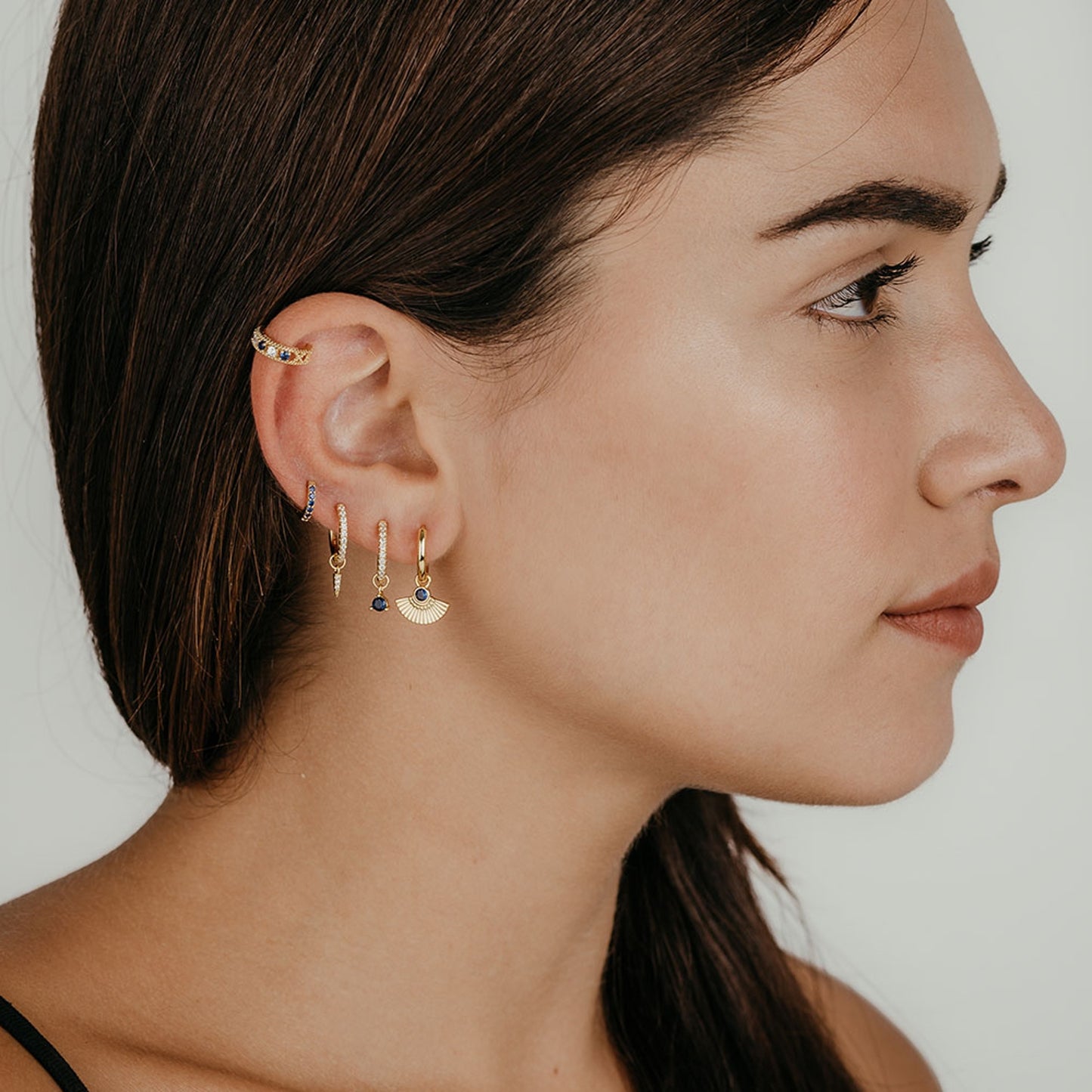 Pendiente Earcuff circonita azul