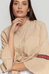 Blusa acampanada beige